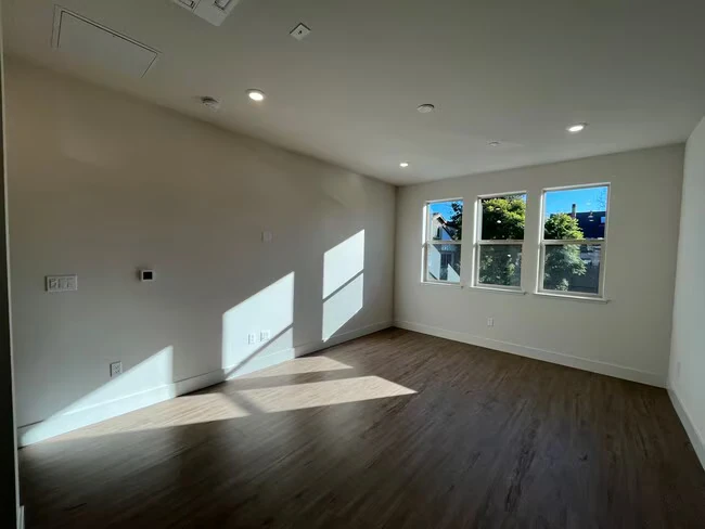 835 Lilac Ter Sunnyvale, CA 94086 photo 3