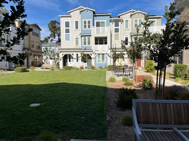 835 Lilac Ter Sunnyvale, CA 94086