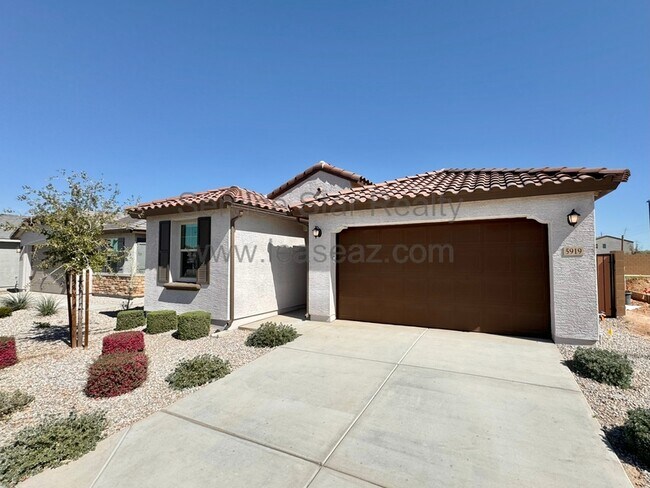 5919 S 25th Dr Phoenix, AZ 85041 photo 2