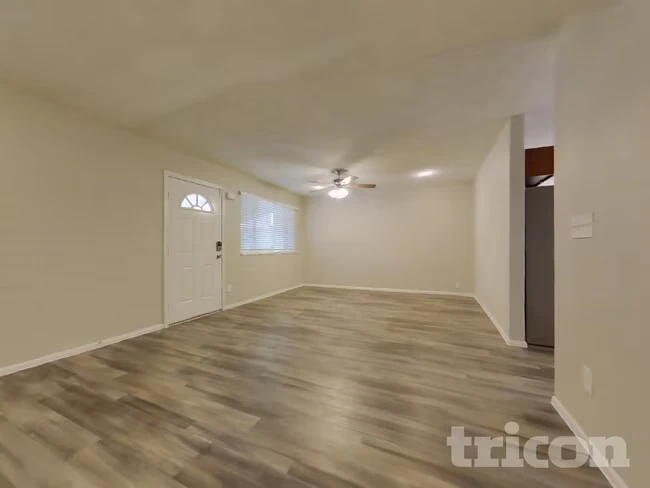 4241 N 73rd Ln Phoenix, AZ 85033 photo 3