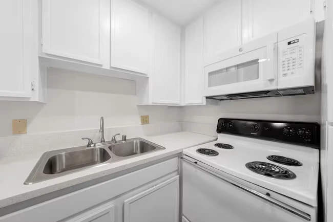 Diplomat Apartments photo 5
