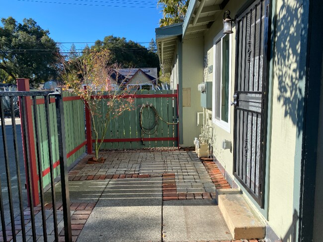 1214 Morgan St Santa Rosa, CA 95401 photo 4