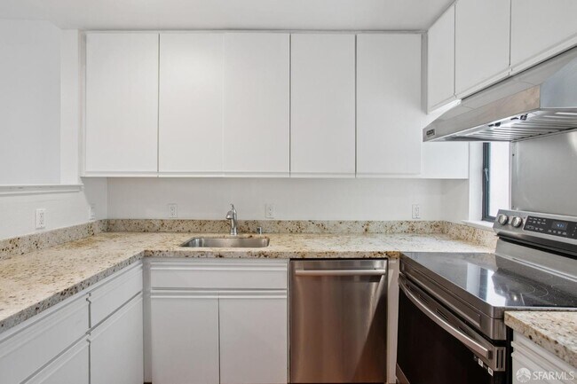 345 Church St San Francisco, CA 94114 photo 3
