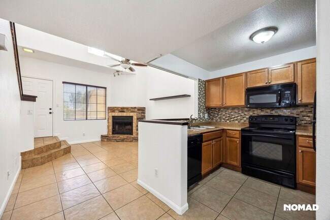 1025 E Highland Ave Phoenix, AZ 85014 photo 4
