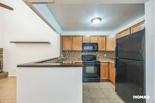 1025 E Highland Ave Phoenix, AZ 85014 photo 3