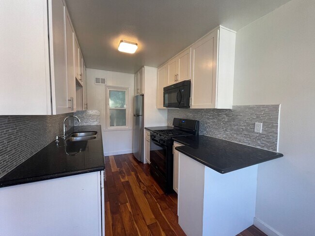 3809 Cherokee Ave San Diego, CA 92104 photo 2