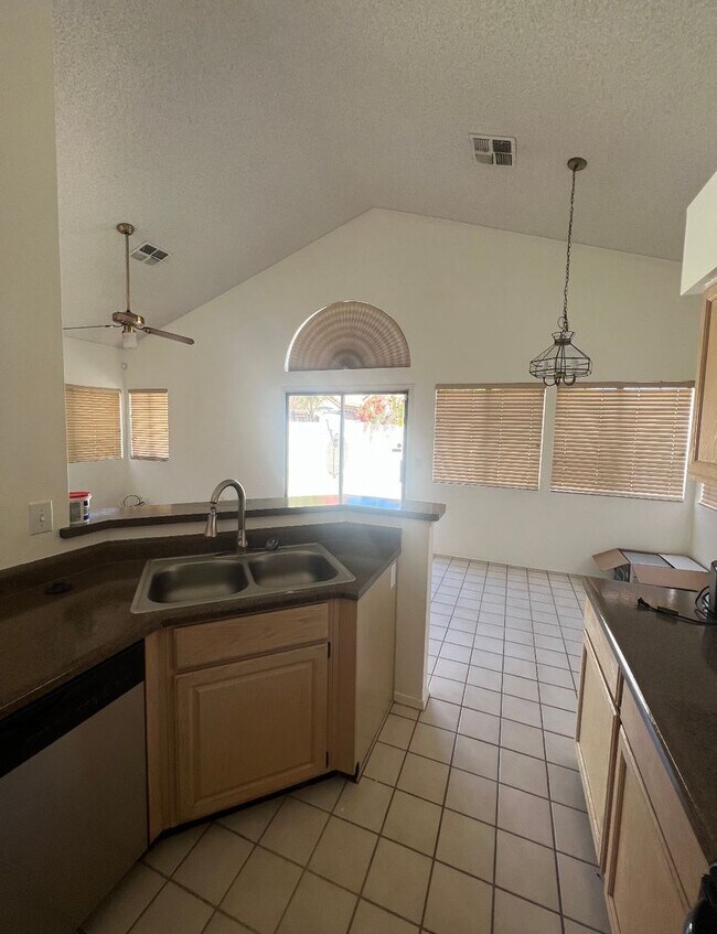 4556 W Ivanhoe St Chandler, AZ 85226 photo 4