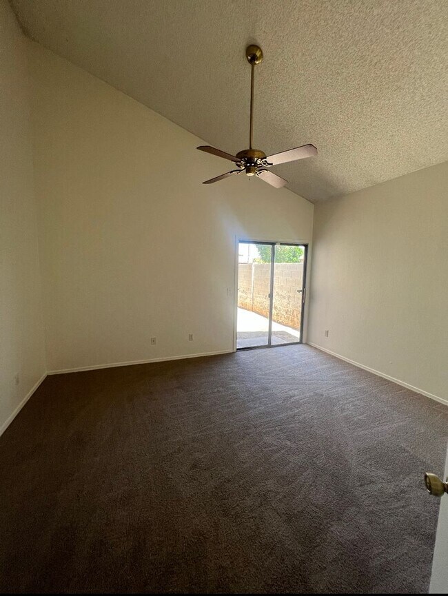 4556 W Ivanhoe St Chandler, AZ 85226 photo 3