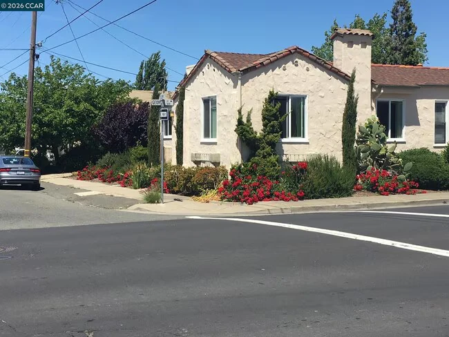 1602 Georgia St Vallejo, CA 94590 photo 2