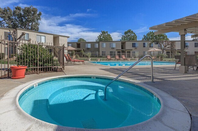 Courtyards Apartments! photo 2