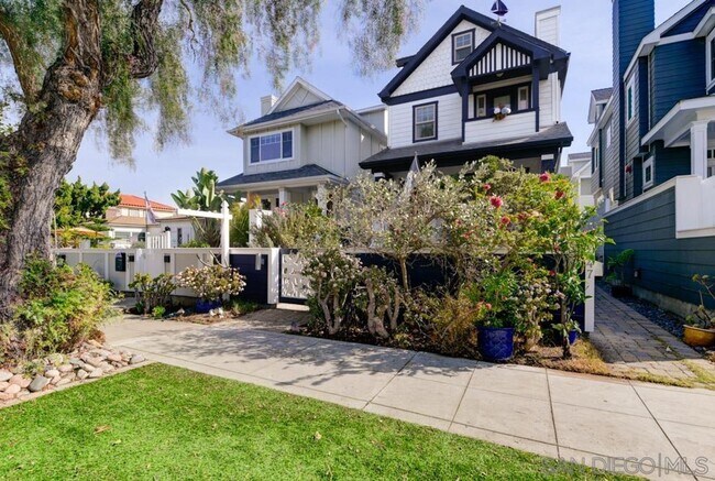 445 E Ave Coronado, CA 92118 photo 2