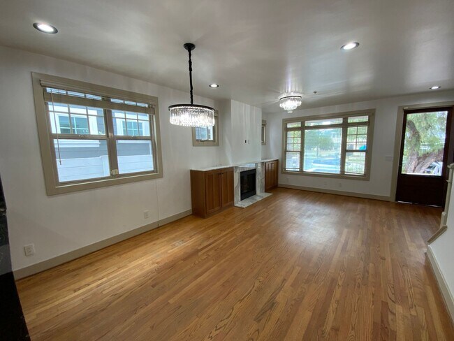 445 E Ave Coronado, CA 92118 photo 5