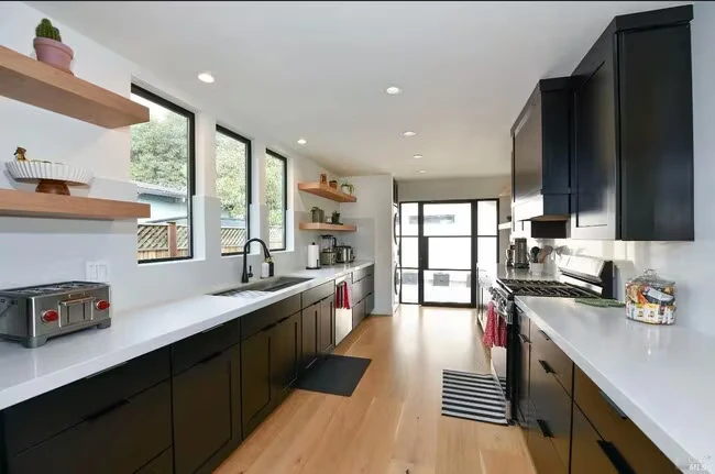 2470 W Pueblo Ave Napa, CA 94558 photo 3
