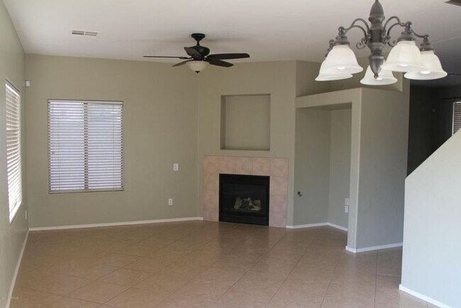 2012 S 85th Ln Tolleson, AZ 85353 photo 2