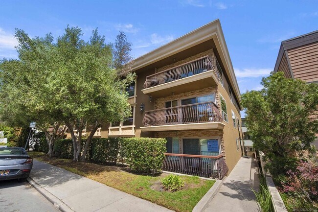 2955 McCall St San Diego, CA 92106 photo 2