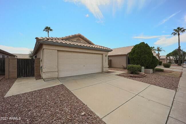 4807 W Ponderosa Ln Glendale, AZ 85308 photo 2