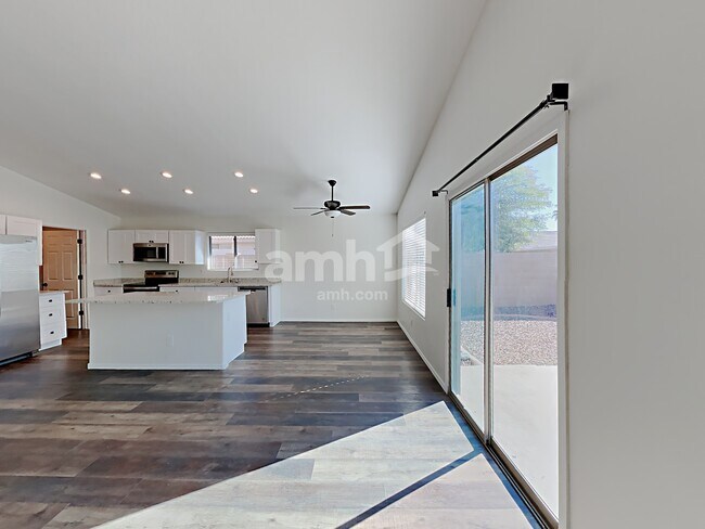 3025 W Horsham Dr Phoenix, AZ 85027 photo 4