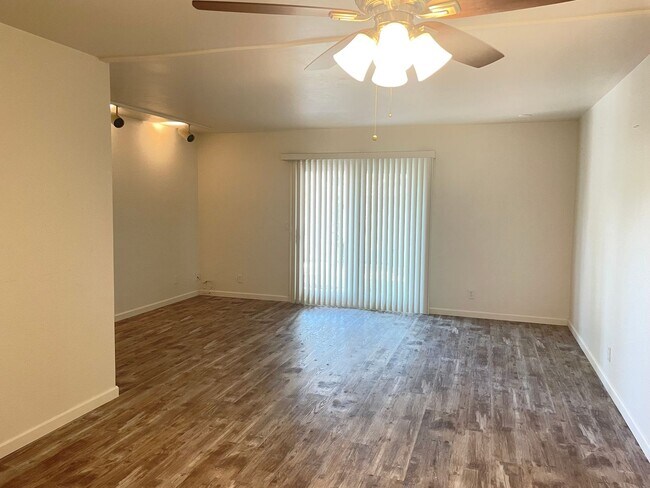 1019 E Cochise Dr Phoenix, AZ 85020 photo 3