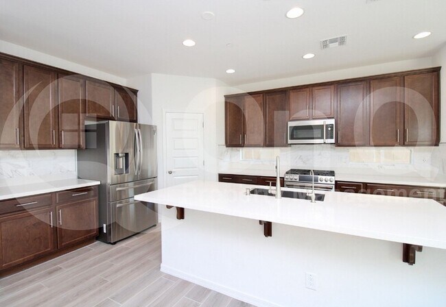 12437 W Forest Pleasant Pl Peoria, AZ 85383 photo 3
