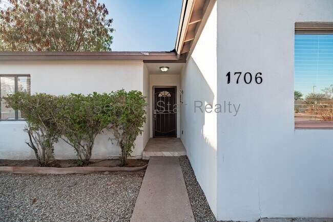 1706 E Almeria Rd Phoenix, AZ 85006 photo 4