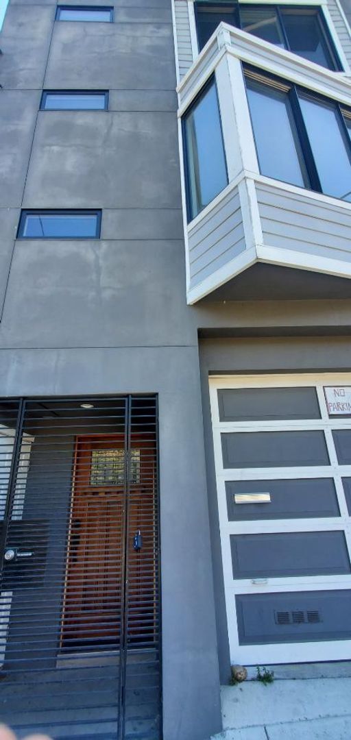 3589 Keith St San Francisco, CA 94124 photo 3
