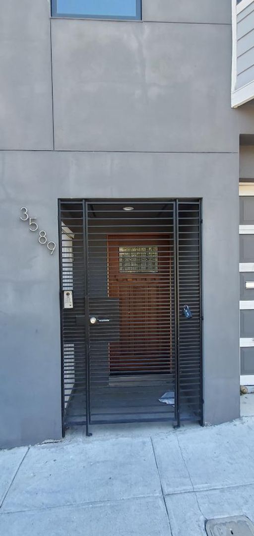 3589 Keith St San Francisco, CA 94124 photo 4
