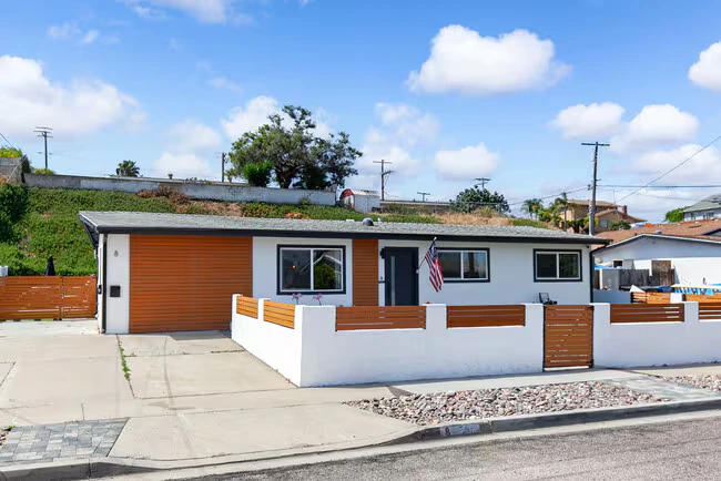 8 E Paisley St Chula Vista, CA 91911