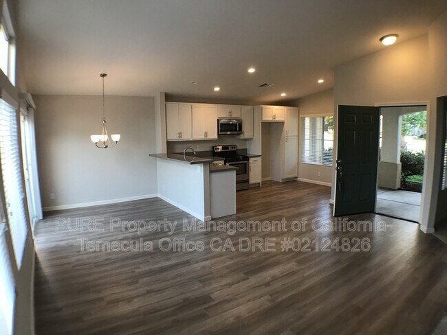 32428 Enriqueta Cir Temecula, CA 92592 photo 4