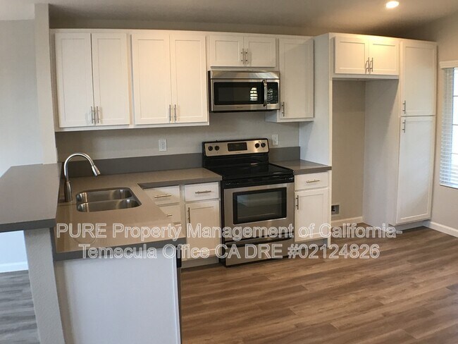 32428 Enriqueta Cir Temecula, CA 92592 photo 2