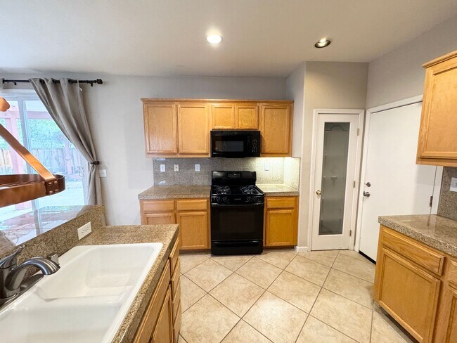 6383 Almaden Way Livermore, CA 94551 photo 3