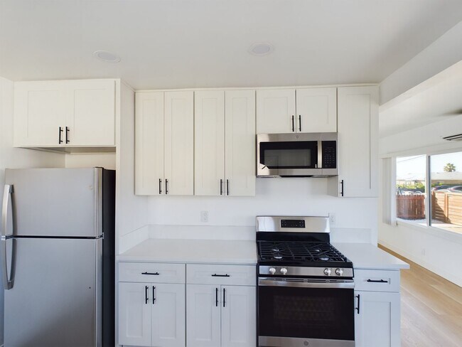 5603 Alleghany St San Diego, CA 92139 photo 4
