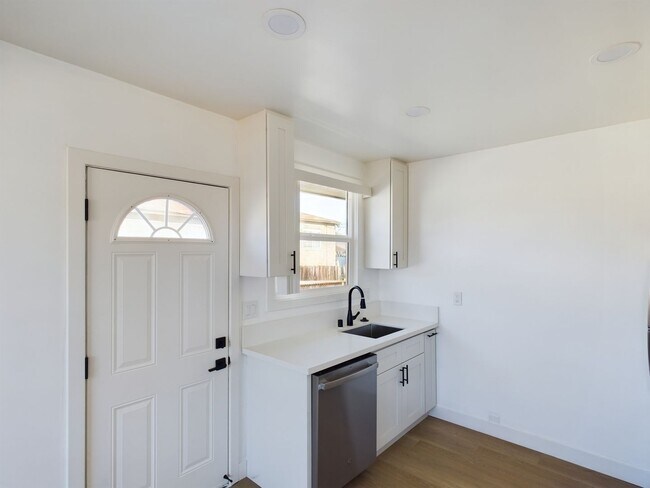 5603 Alleghany St San Diego, CA 92139 photo 5