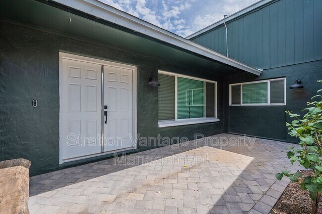 1332 W Medina Ave Mesa, AZ 85202 photo 4
