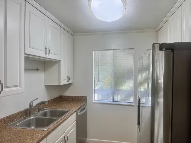 550 W Pennsylvania Ave San Diego, CA 92103 photo 3
