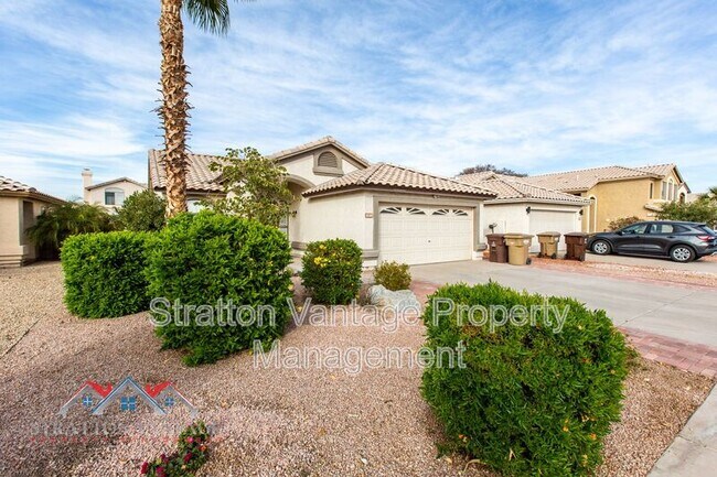 8240 W Rue De Lamour Peoria, AZ 85381 photo 4