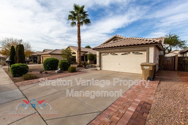 8240 W Rue De Lamour Peoria, AZ 85381 photo 3