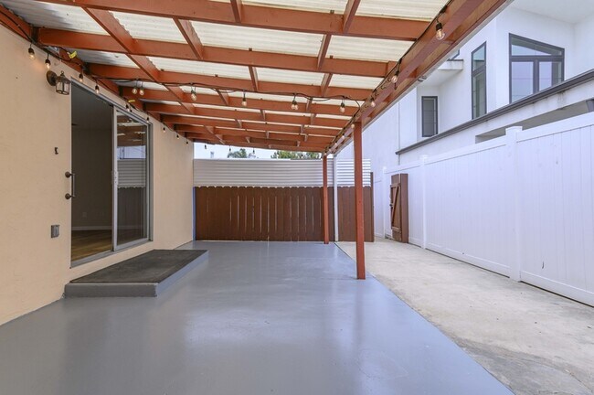 358 I Ave Coronado, CA 92118 photo 2