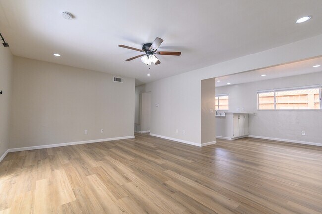 358 I Ave Coronado, CA 92118 photo 4