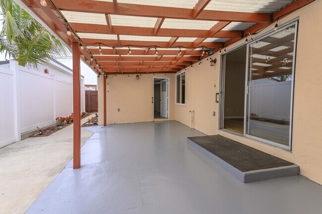 358 I Ave Coronado, CA 92118 photo 3