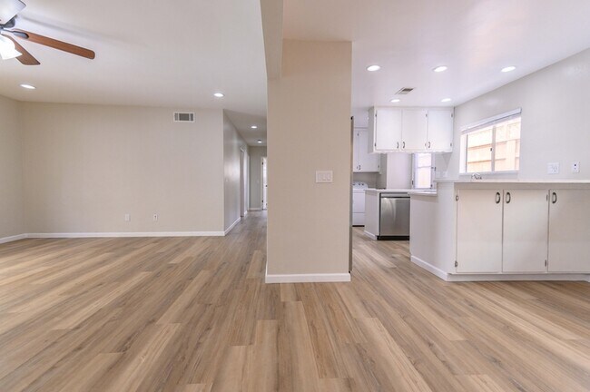 358 I Ave Coronado, CA 92118 photo 5