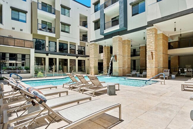 Scottsdale Grand photo 5