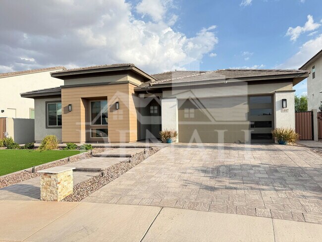 1447 E Flower St Gilbert, AZ 85298 photo 2