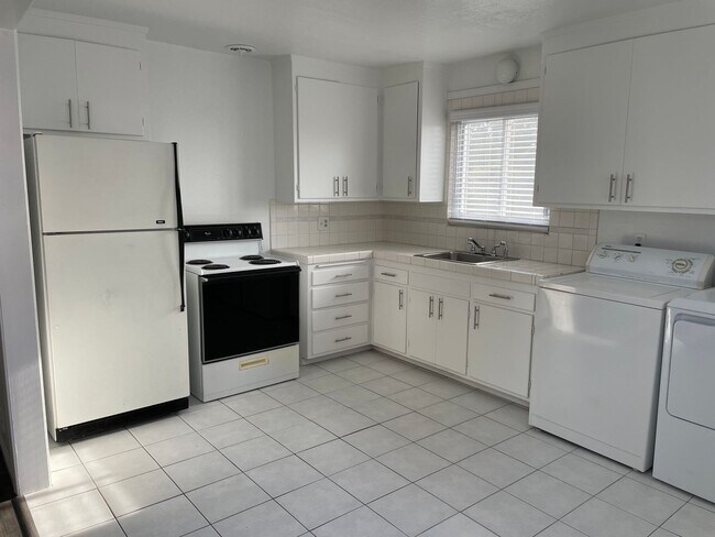 1496-1496 Highland Blvd Hayward, CA 94542 photo 4