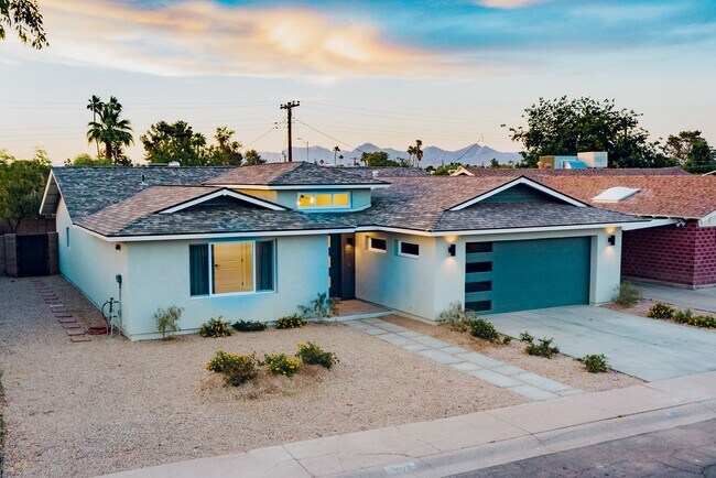 8626 E Plaza Ave Scottsdale, AZ 85250 photo 2