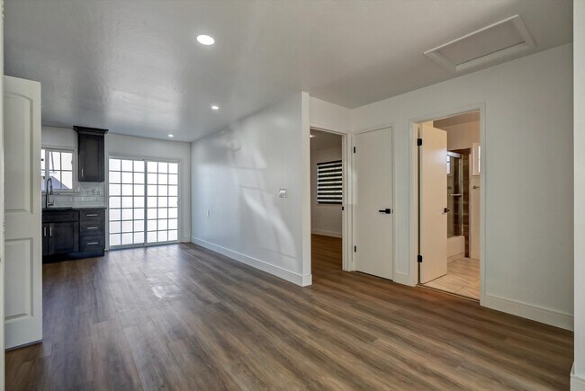 568 Simon St Hayward, CA 94541 photo 4
