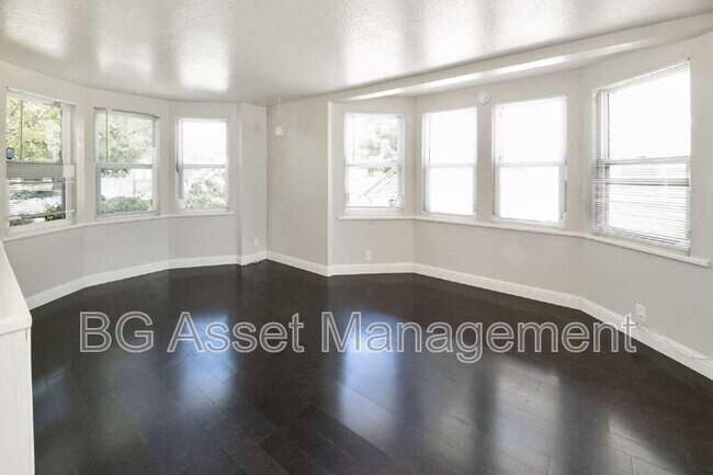 2359 Prune St photo 3