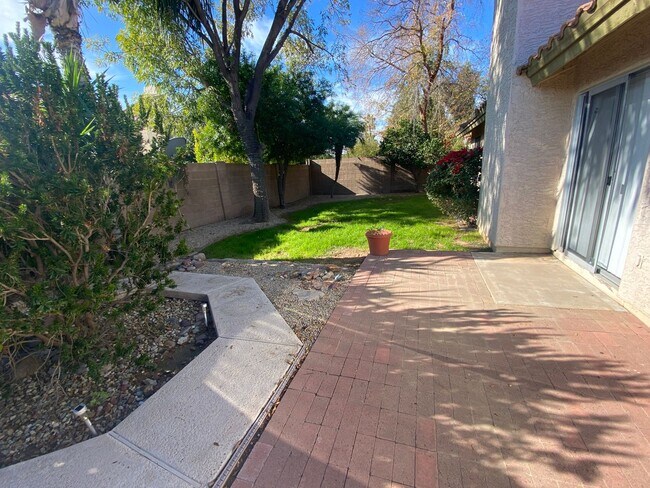 4323 E Amberwood Dr Phoenix, AZ 85048 photo 2