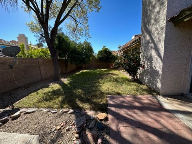 4323 E Amberwood Dr Phoenix, AZ 85048 photo 3