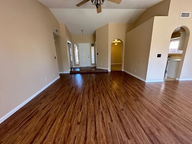 4323 E Amberwood Dr Phoenix, AZ 85048 photo 5
