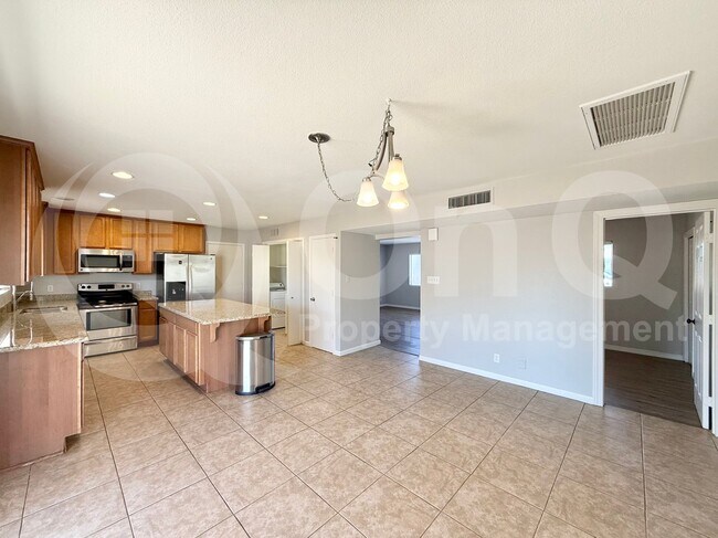 1307 W Elna Rae St Tempe, AZ 85281 photo 3
